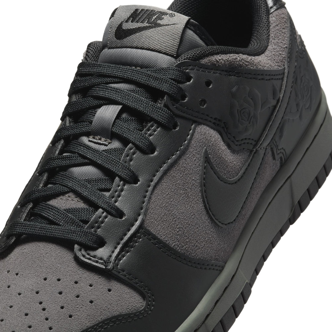 W Dunk Low "Black Roses"