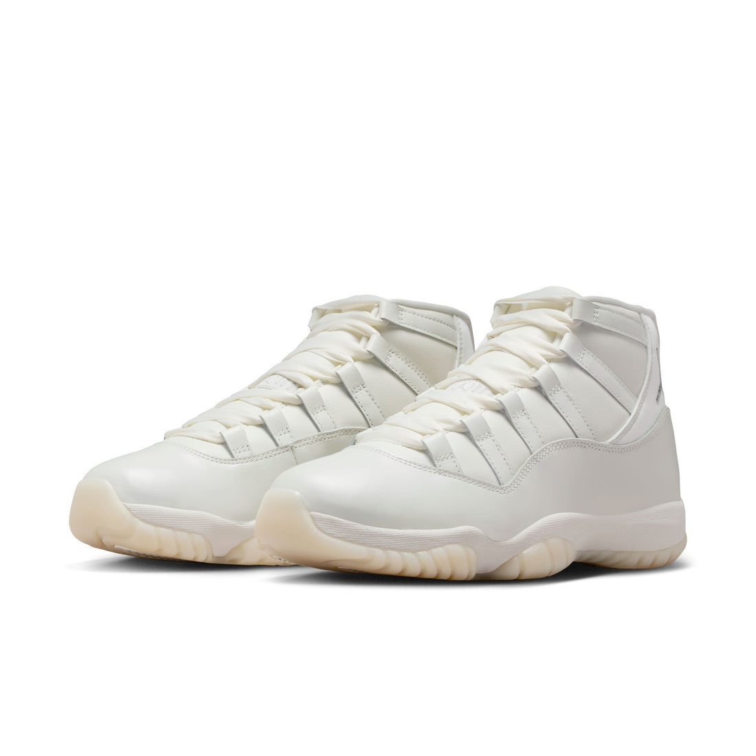 W Air Jordan 11 Retro "Pearl"