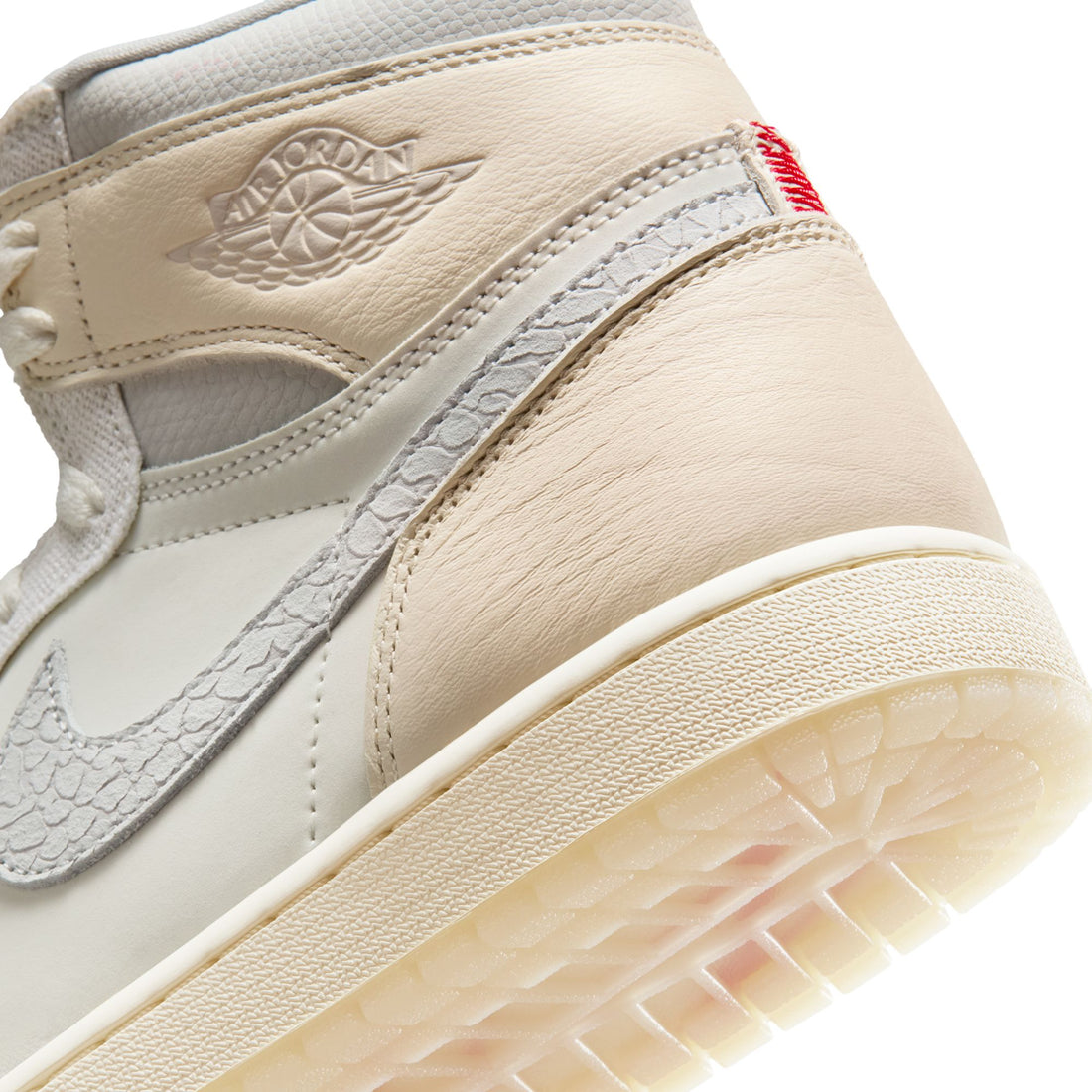 Air Jordan 1 Retro High OG "Sail / Pale Ivory"