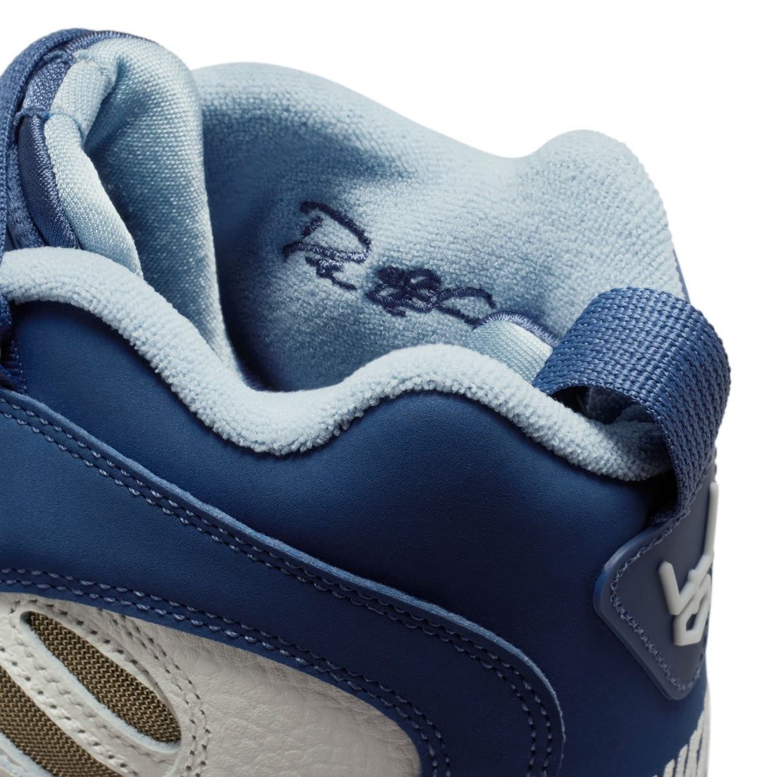 Air Diamond Turf II "Sail / Blue Grey"
